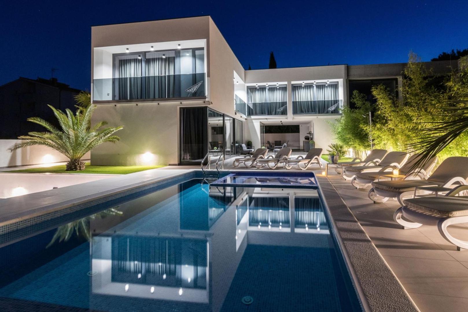 Villa Miaa Newly Built Modern Villa In Medulin For 9 People With Heated Swimming Pool & Jacuzzi Экстерьер фото